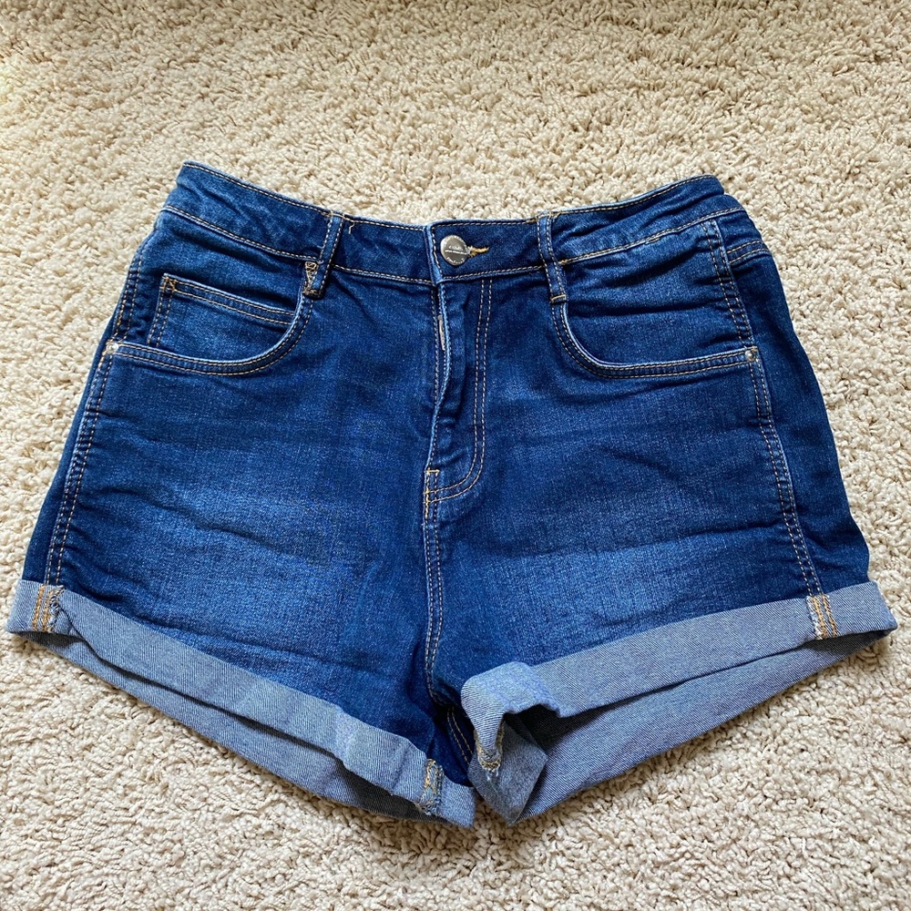 ZARA medium wash cuffed stretch denim shorts
